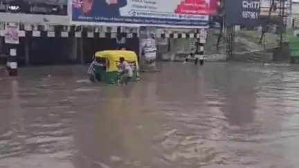 શહેરમાં વરસાદી માહોલ વચ્ચે પ્રથમ રેલવે ગરનાળુ ફરીથી પાણીમાં ગરકાવ થતા વાહનો ફસાયા