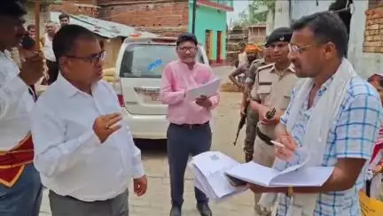 औरंगाबाद: विशेष गहन पुनरीक्षण कार्यक्रम-2025 के अंतर्गत औरंगाबाद जिला निर्वाचन पदाधिकारी ने विभिन्न प्रखंडों का किया निरीक्षण