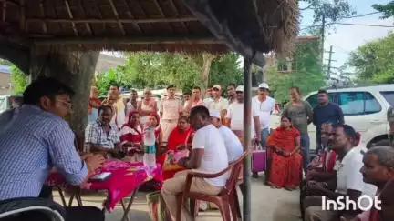 मुंगेर: जिला निर्वाचन पदाधिकारी ने जिले में चल रहे मतदाता सूची पुनरीक्षण कार्यों का जायजा लिया