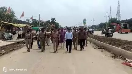 राजातालाब: वाराणसी में सावन की तैयारियां तेज, मोहनसराय में डीएम ने पुलिस अधिकारियों के साथ किया निरीक्षण