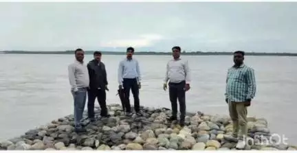 कलीनगर उप जिला अधिकारी ने शारदा नदी का  औचक निरीक्षण किया 
कलीनगर। कलीनगर उप जिला अधिकारी महिपाल सिंह ने शारदा नदी का अच
