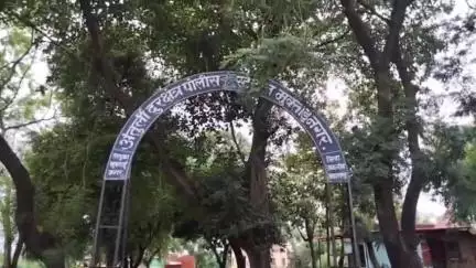 मुक्ताईनगर: मुक्ताईनगरच्या अंतुर्ली पोलीस चौकी घाणीच्या साम्राज्याच्या विळाख्यात पोलीस कर्मचाऱ्यांचे आरोग्य धोक्यात