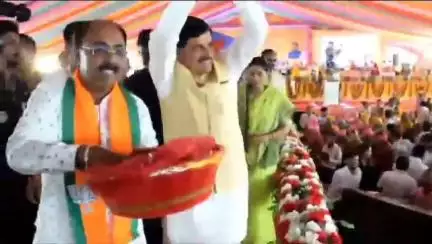 सिंगरौली: मुख्यमंत्री ने कहा- सीधी-सिंगरौली NH निर्माण में लापरवाही पर एजेंसी का ठेका होगा समाप्त, नई टेंडर प्रक्रिया शुरू
