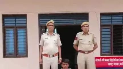 करौली: सदर थाना पुलिस ने अवैध बजरी परिवहन के मामले के फरार आरोपी को दौसा से किया गिरफ्तार