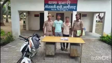 अतरौली: थाना दादों पुलिस ने दो शातिर लुटेरों को किया गिरफ्तार, कब्जे से लूट का फोन, रुपए और तमंचा-कारतूस बरामद