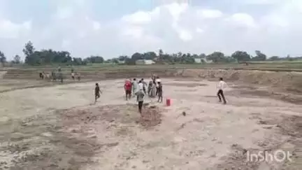 धनघटा: हटवा गांव में अमृत सरोवर में जेसीबी लगाकर कार्य कराए जाने को लेकर शिकायतकर्ता ने उच्च अधिकारियों से की शिकायत