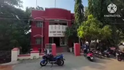 கிருஷ்ணராயபுரம்: கிருஷ்ணராயபுரம் பகுதியில் போதை மாத்திரையை ஊசியின் மூலம் செலுத்திக்கொண்டு போதையில் இருந்த நான் இளைஞர்களை கைது செய்தனர்