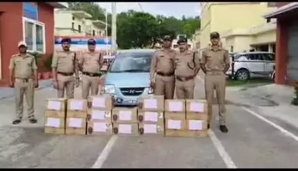 ऋषिकेश: खांड गांव पुलिया के पास रायवाला पुलिस ने चेकिंग के दौरान एक कार से शराब का जखीरा बरामद किया, चालक फरमान मौके से फरार