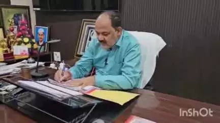 कोल: अलीगढ़ में वर्षों से स्कूल न जाने वाले अध्यापक पर हुई कार्रवाई, अध्यापन कार्य की जगह जिम चलाते हैं