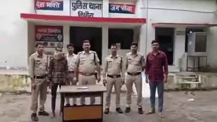 लिधौरा: सतगुवा से अवैध कट्टा व जिंदा कारतूस के साथ लिधौरा पुलिस ने आरोपी को गिरफ्तार कर किया खुलासा