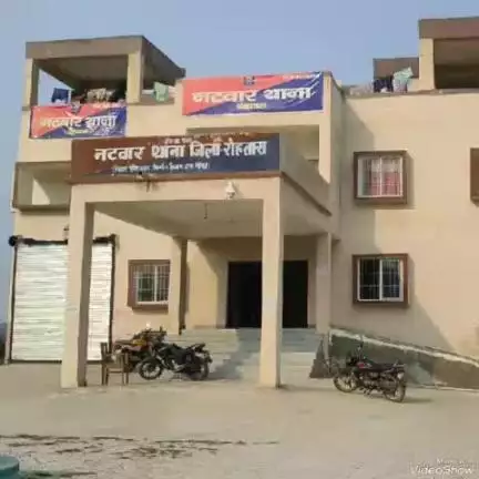 दिनारा: बलिया गांव में पति ने पत्नी को जहर देकर मार डाला, आरोपी पति को पुलिस ने एक देशी कट्टा और कारतूस के साथ किया गिरफ्तार