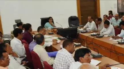 कुरई: कलेक्ट्रेट सभा कक्ष में जिला स्तरीय परामर्शदात्री बैठक संपन्न हुई