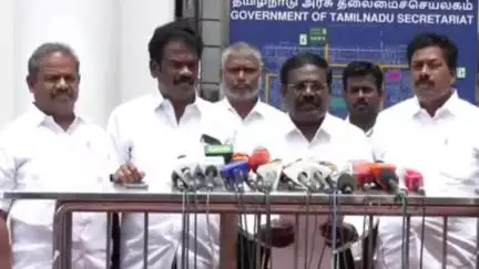 புரசைவாக்கம்: பாமக கொறடா பதவியில் இருந்து அருளை நீக்க வேண்டும் - தலைமைச் செயலகத்தில் பாமக எம்எல்ஏக்கள் மனு