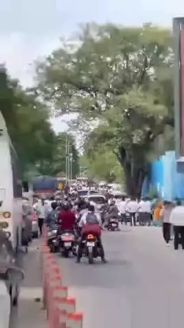 మేడ్చల్: అల్మాల్ లో అంబులెన్స్ కు దారి ఇవ్వకుండా తిప్పి పంపిన మాజీ ఎమ్మెల్యే మైనంపల్లి హనుమంత్ రావు అనుచరులు