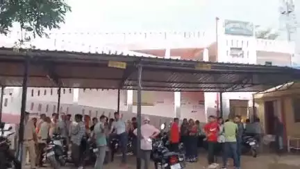 माधौगढ़: गोहन गांव के पास दो मोटरसाइकिलों में भिड़ंत, दो की दर्दनाक मौत, दो घायल उच्च संस्थान रेफर
