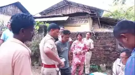 সৰুপথাৰ: শান্তিপূৰত এগৰাকী মহিলা সহ এজন লোকক ৪ গ্ৰামতকৈ অধিক ড্ৰাগচ সহ আৰক্ষীয়ে খেদি খেদি আটক