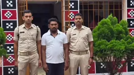 ଝାରସୁଗୁଡା: କନକତୋରା ବୋର୍ଡରରୁ ଗଂଜେଇ, କାର ଜବତ କରିବା ସହ ଜଣେ ବ୍ୟକ୍ତି କୁ ଗିରଫ କରିଛି ରେଙ୍ଗାଲି ପୋଲିସ