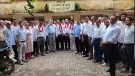 नैनवां: उपखंड अधिकारी को हटाने की मांग को लेकर अभिभाषक परिषद का धरना प्रदर्शन तीसरे दिन भी जारी रहा