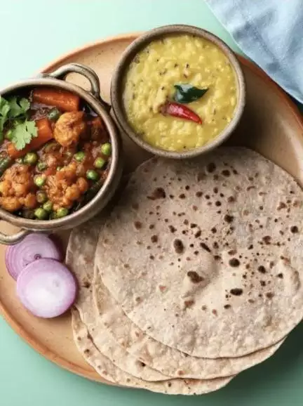 दिल्ली में 100 अटल कैंटीन का काम तेज़, झुग्गी बस्तियों के निवासियों को मिलेगा किफायती भोजन