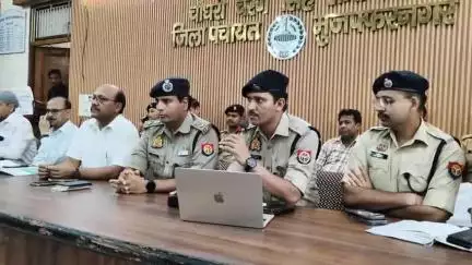 मुज़फ्फरनगर: नेम प्लेट विवाद के बाद कावड़ सेवा शिविर के कारीगर भी रखेंगे पहचान पत्र, शिविर CCTV कैमरा से लैस होंगे, DM-SSP ने की बैठक