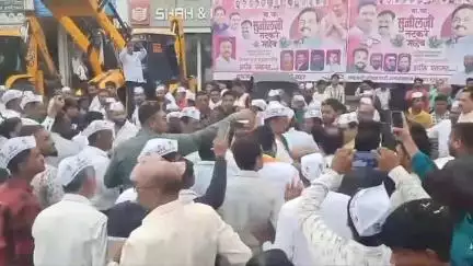 धुळे: झाशी राणी चौकात राष्ट्रवादी काँग्रेस प्रदेशाध्यक्ष खासदार तटकरेंचे सामाजिक कार्यकर्ते जहागीरदारांनी केले जंगी स्वागत