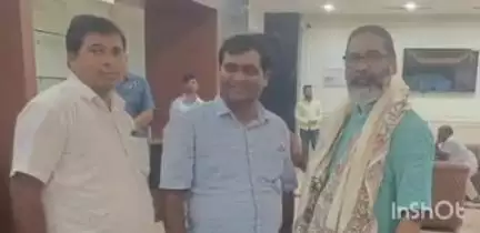 मेराल: मेराल प्रखंड के झामुमो नेता ने दिल्ली में मुख्यमंत्री से मिलकर दिशोम गुरु शिबू सोरेन का हाल जाना
