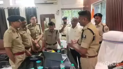 मुंगेर: पुलिस उपमहानिरीक्षक कार्यालय में डीआईजी ने पुलिस अधीक्षक के साथ की बैठक