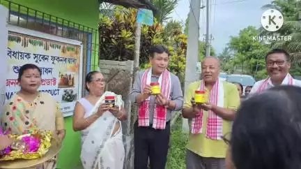 মাৰ্ঘেৰিটা: ডিগবৈ ১ নং বৰবিলত "জননী ফুড প্ৰডাক্ট" নামৰ এখনি থলুৱা খাদ্য সম্ভাৰৰ শুভাৰম্ভ কৰে বিধায়ক সুৰেন ফুকনে