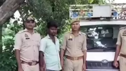 कसिया: कसया पुलिस ने वध के लिए जा रहे दो राशी गोवंशों को कराया मुक्त, एक तस्कर गिरफ्तार, सीओ ने दी जानकारी