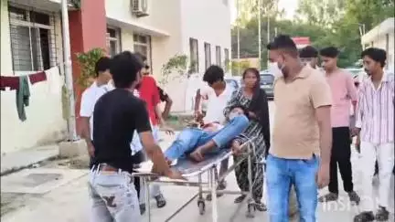 हरदोई: दिनदहाड़े हमलावरों ने युवक को गोली मारी, हालत गंभीर, जिला अस्पताल से लखनऊ किया गया रेफर, काली माता मंदिर के पास की घटना