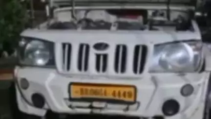 औराई: बैरिया गांव से पुलिस ने 785 लीटर विदेशी शराब से लदी पिकअप वैन जब्त की, एक कारोबारी गिरफ्तार