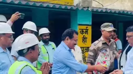 बेरमो: सीसीएल के निदेशक तकनीकी पीएंडपी व जीएम आंनद ने किया ढोरी प्रक्षेत्र का दौरा