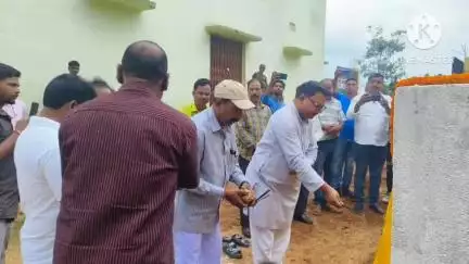 अडकी: तैमारा में सरना घेराबंदी और अमनबुरू में आवासीय विद्यालय के नए भवन का शिलान्यास