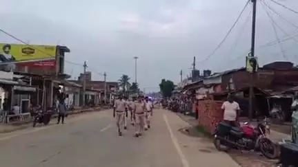 धोरैया: मुहर्रम को लेकर धोरैया थानाध्यक्ष के नेतृत्व में निकला फ्लैग मार्च, शांतिपूर्ण त्योहार मनाने की अपील