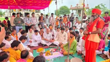 राजगढ़: राजगढ़ विधायक अमर सिंह यादव ने दंडजोड़ स्थित बाबा रामदेव मंदिर में सामुदायिक भवन का भूमि पूजन किया