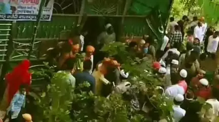 सीहोर: मोहर्रम पर काले पहाड़ की दरगाह में उमड़ी मुस्लिम श्रद्धालुओं की भीड़, अमन चैन की दुआ मांगी