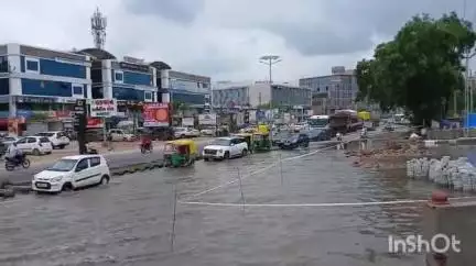 જિલ્લામાં હજુ વરસાદની આગાહી, વરસાદ બાદ 18 રોડ તૂટ્યા, રાહત બચાવ માટે તાલુકા વાઈઝ 14 કન્ટ્રોલરૂમ શરૂ
