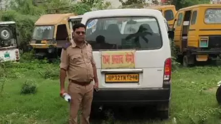 नवाबगंज: बाराबंकी में 2008 से अनफिट स्कूली वाहन पर प्रवर्तन दल ने लगाई फटकार, 3 वाहन सीज और 10 अन्य वाहनों के चालान किए