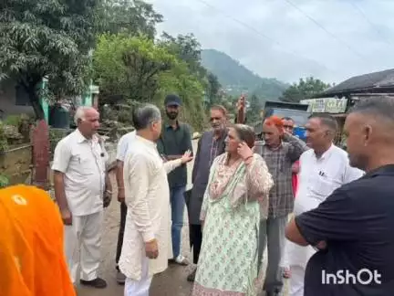 बल्दवाड़ा: विधायक ने परसदा हवाणी भूस्खलन क्षेत्र का किया दौरा