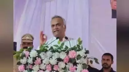 ಚಿತ್ತಾಪುರ: 'ನಮ್ಮ ಭೂಪ ಬಿಜೆಪಿ ಕ್ಯಾಂಡೆಟ್ ಎಲ್ಲಿದ್ದಾನೆ?,' ಮಣಿಕಂಠ ರಾಠೋಡ ವಿರುದ್ಧ ಪಟ್ಟಣದಲ್ಲಿ ಸಚಿವ ಪ್ರಿಯಾಂಕ್ ಖರ್ಗೆ
