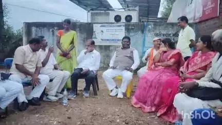 मनिका: विधायक रामचंद्र सिंह ने मनिका प्रखंड क्षेत्र का भ्रमण किया, लोगों की समस्याएं सुनीं