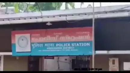 വടകര: കോഴിക്കോട്-കുറ്റ്യാടി റൂട്ടിൽ ഓടുന്ന ബസ്സിൽ യുവതിക്കെതിരെ ലൈംഗികാതിക്രമം നടത്തിയ സ്വകാര്യ ബസ് കണ്ടക്ടർ അറസ്റ്റിൽ