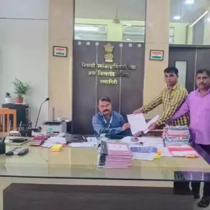 रत्नागिरी: नगरपरिषद आरोग्य कर्मचारी मारहाणप्रकरणी बसपाचे जिल्हा प्रशासन आणि नगरपरिषद प्रशासनाला निवेदन