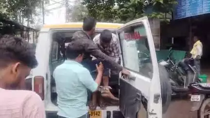 कटनी नगर: गायत्री नगर क्षेत्र में कार्य के दौरान पत्थर गिरने से घायल हुआ L&T कंपनी का श्रमिक, अस्पताल में कराया गया भर्ती