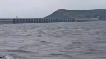 ನಿಡಗುಂದಿ: ಆಲಮಟ್ಟಿ ಜಲಾಶಯದಿಂದ 1 ಲಕ್ಷ ಕ್ಯೂಸೆಕ್ ನೀರು ಬಿಡುಗಡೆ, ನದಿ ಪಾತ್ರದ ಜನರಿಗೆ ಎಚ್ಚರಿಕೆ
