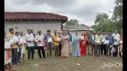 भरतपुर ब्लॉक में किसानों को मिला निःशुल्क मूंगफली बीज और अरहर मिनी किट, तिलहन उत्पादन बढ़ाने की दिशा में अहम पहल