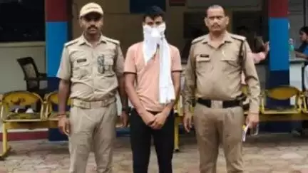 रूड़की: नेहरू स्टेडियम के पास सड़क पर लड़ाई-झगड़ा कर शांति व्यवस्था भंग करने वाले एक युवक को पुलिस ने किया गिरफ्तार