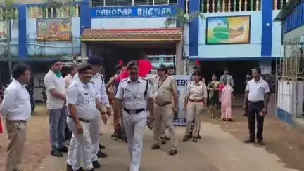 অন্ডাল: পথ নিরাপত্তা সপ্তাহ উপলক্ষ্যে অণ্ডাল থানা ও ট্র্যাফিক গার্ড পুলিশের উদ্যোগে আয়োজিত সচেতনতা পদযাত্রা