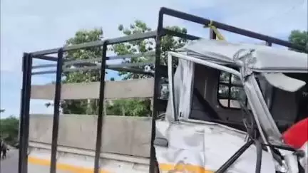 সৰুপথাৰ: সৰুপথাৰৰ বেতনীত ভয়ংকৰ পথ দুৰ্ঘটনা, গুৰুতৰভাৱে আহত এজনক চিকিৎসালয়লৈ প্ৰেৰণ, দুৰ্ঘটনাত দুখন বাহন ক্ষতিগ্ৰস্ত