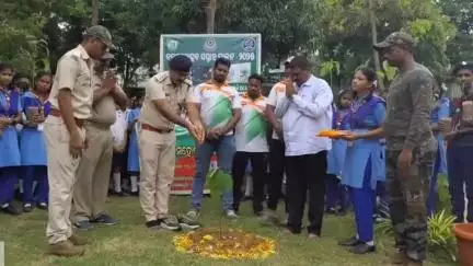 ପାରଳାଖେମୁଣ୍ଡି: ଏସଭିଟି ହାଇସ୍କୁଲରେ ବନ ବିଭାଗ ପକ୍ଷରୁ ବନ ମହୋତ୍ସବ ସପ୍ତାହ ପାଳିତ